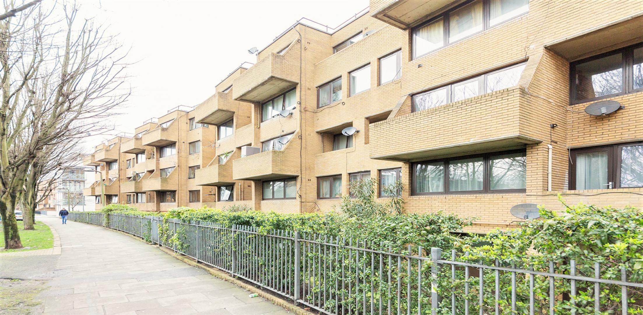 			HEATING and HOT WATER INCLUDED, 2 Bedroom, 1 bath, 1 reception Maisonette			 Tavistock Crescent, Ladbroke Grove/Notting Hill